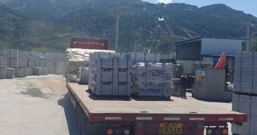 乌海 芝麻白仿形路沿石，直形路沿石