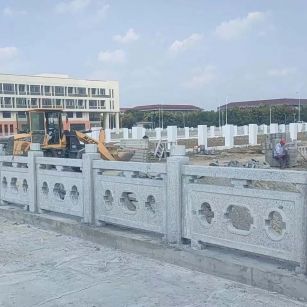 乌海 白麻花岗岩荔枝面河道栏杆