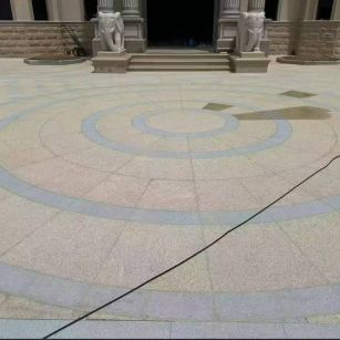 乌海 黄金麻芝麻灰花岗岩石材地铺拼接效果