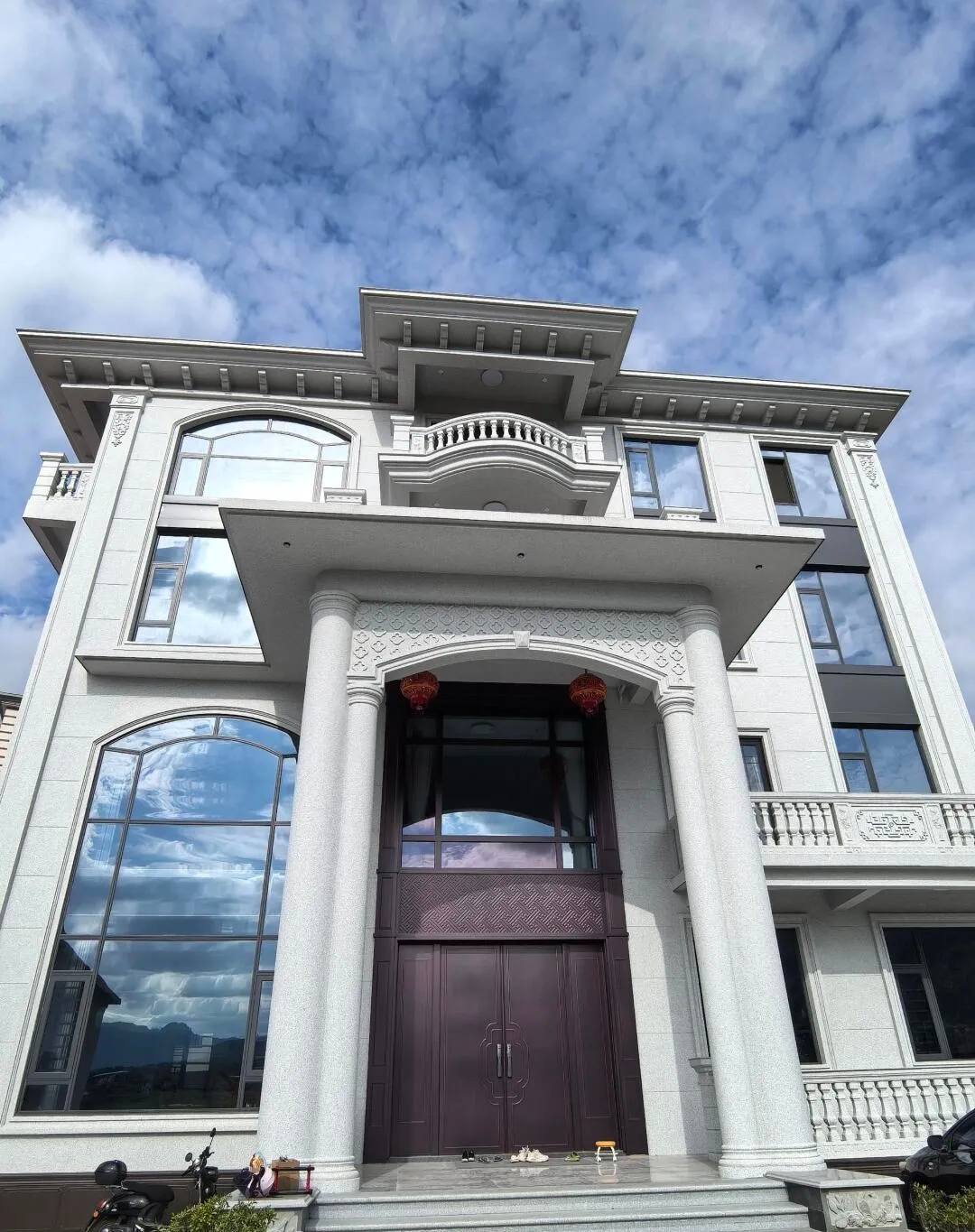 乌海白麻别墅外墙干挂石材效果示例