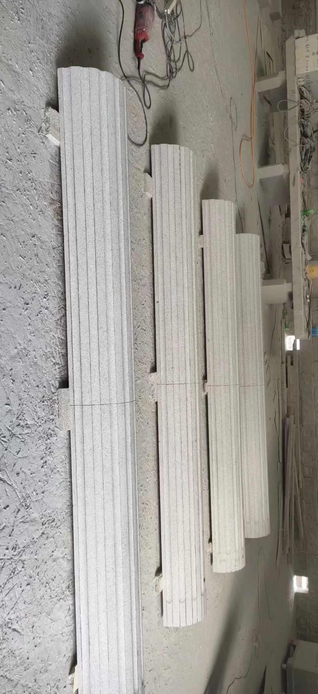 乌海 花岗岩厂家带你看白麻花岗岩门楼大柱柱皮