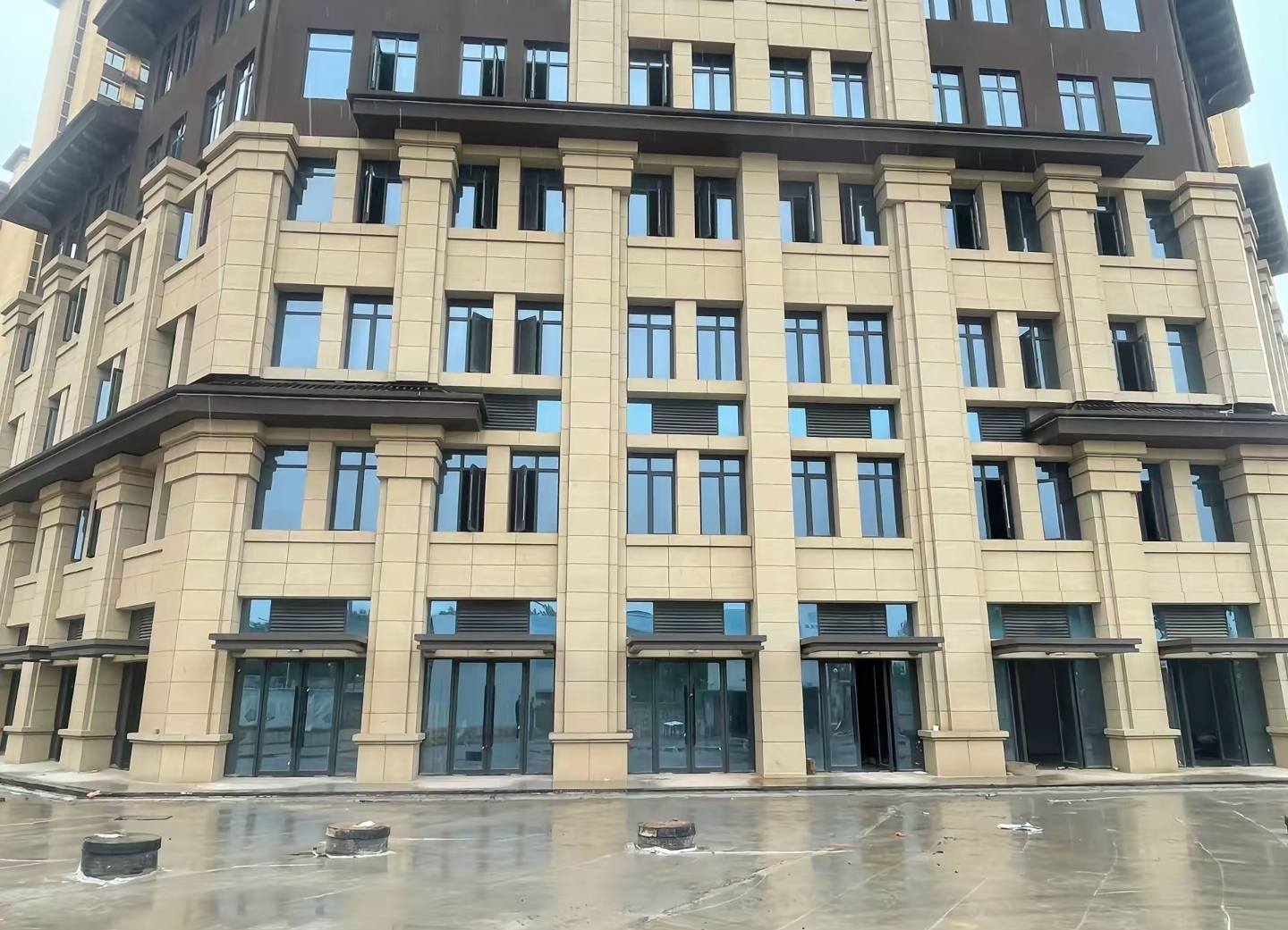 乌海 黄金麻花岗岩荔枝面小区外墙干挂