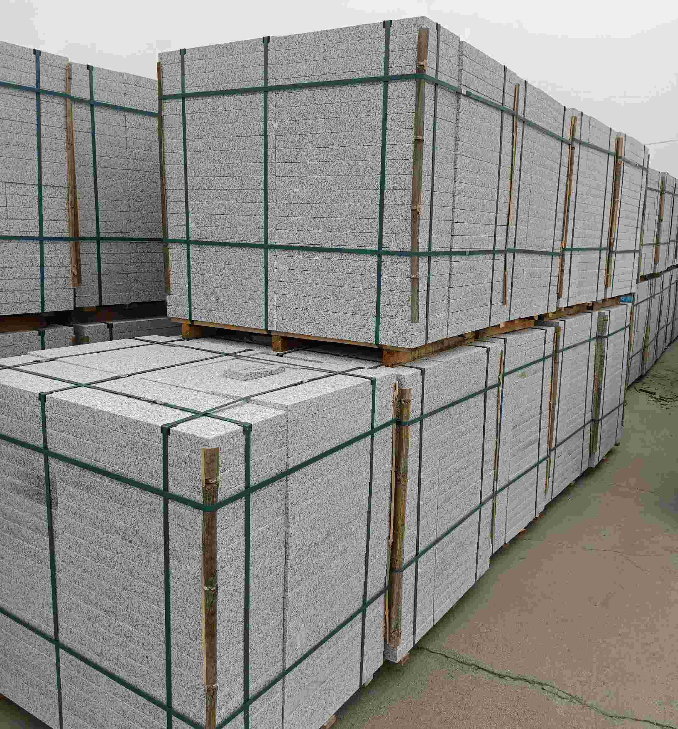 乌海 白麻花岗岩石材荔枝面地铺石（300*600*50）