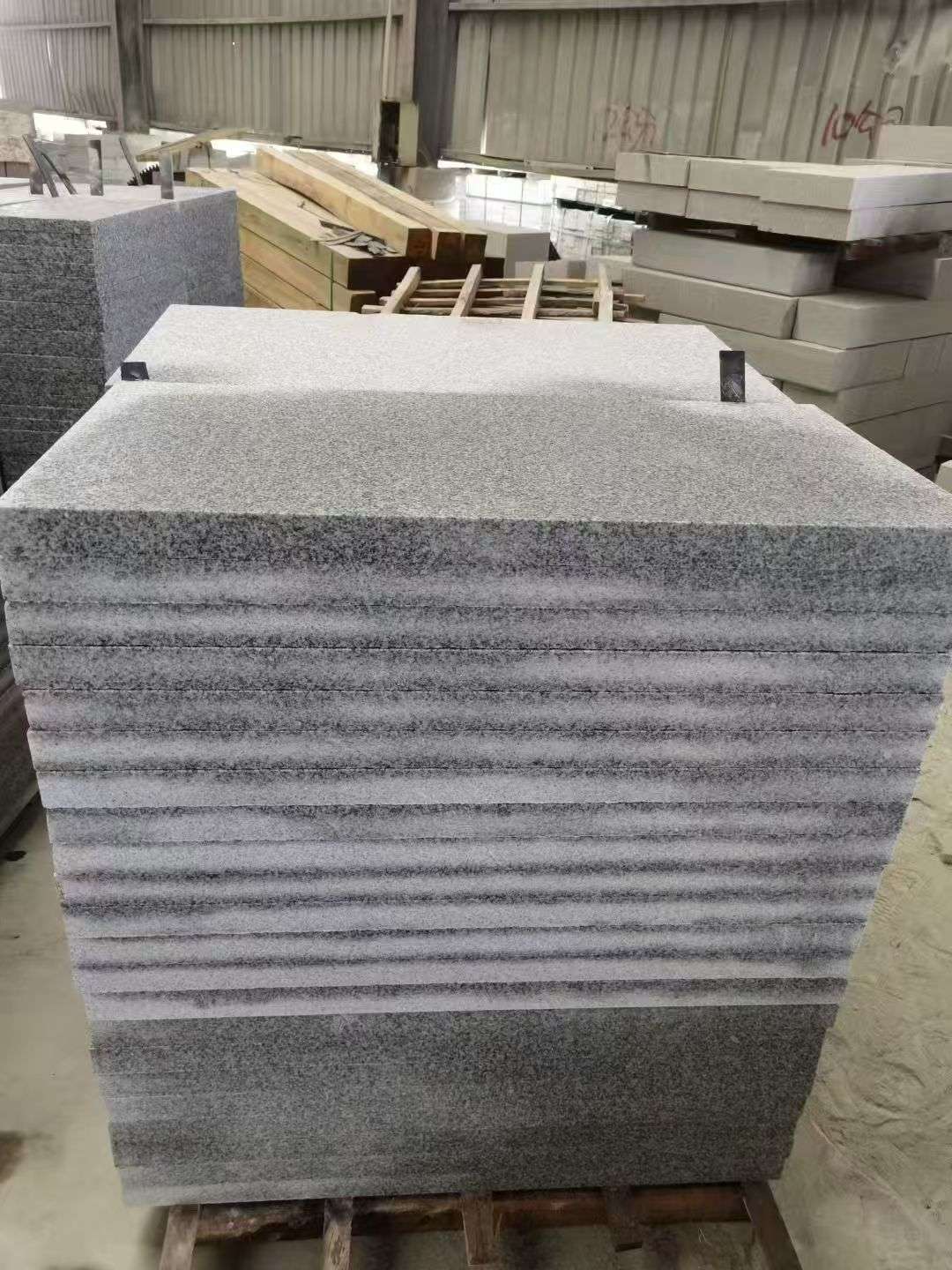 乌海 芝麻白5公分火烧地铺成品，900*400，规格可定制