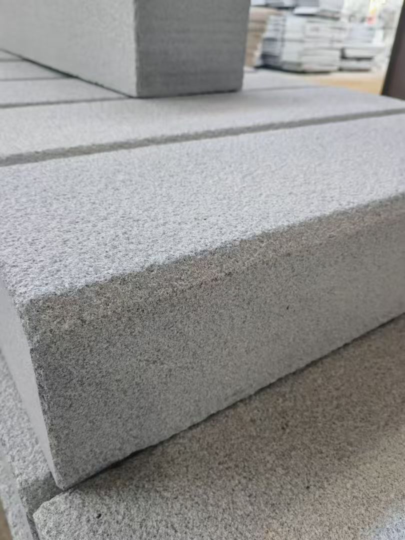 乌海 芝麻灰荔枝面路沿石