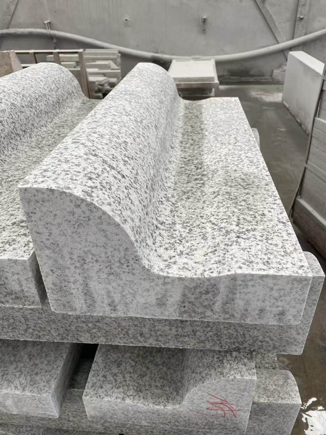 乌海 白麻花岗岩S型路沿石，路侧石，马路牙子等