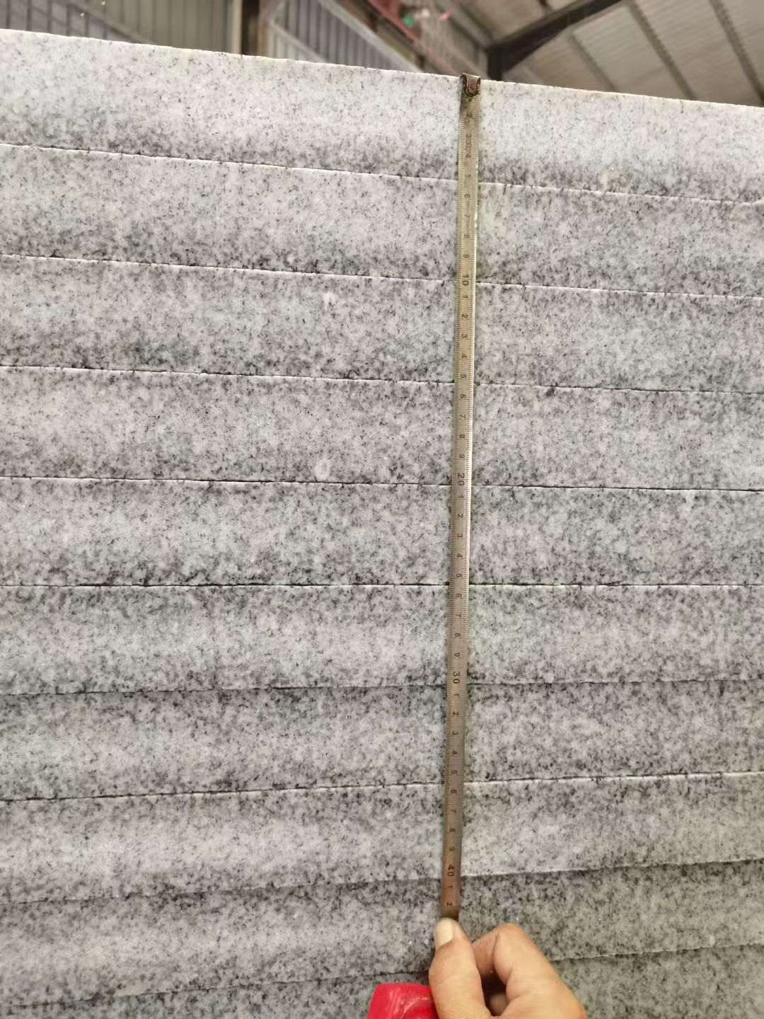 乌海 芝麻白火烧成品厚薄均匀，B料价格接近A料质量