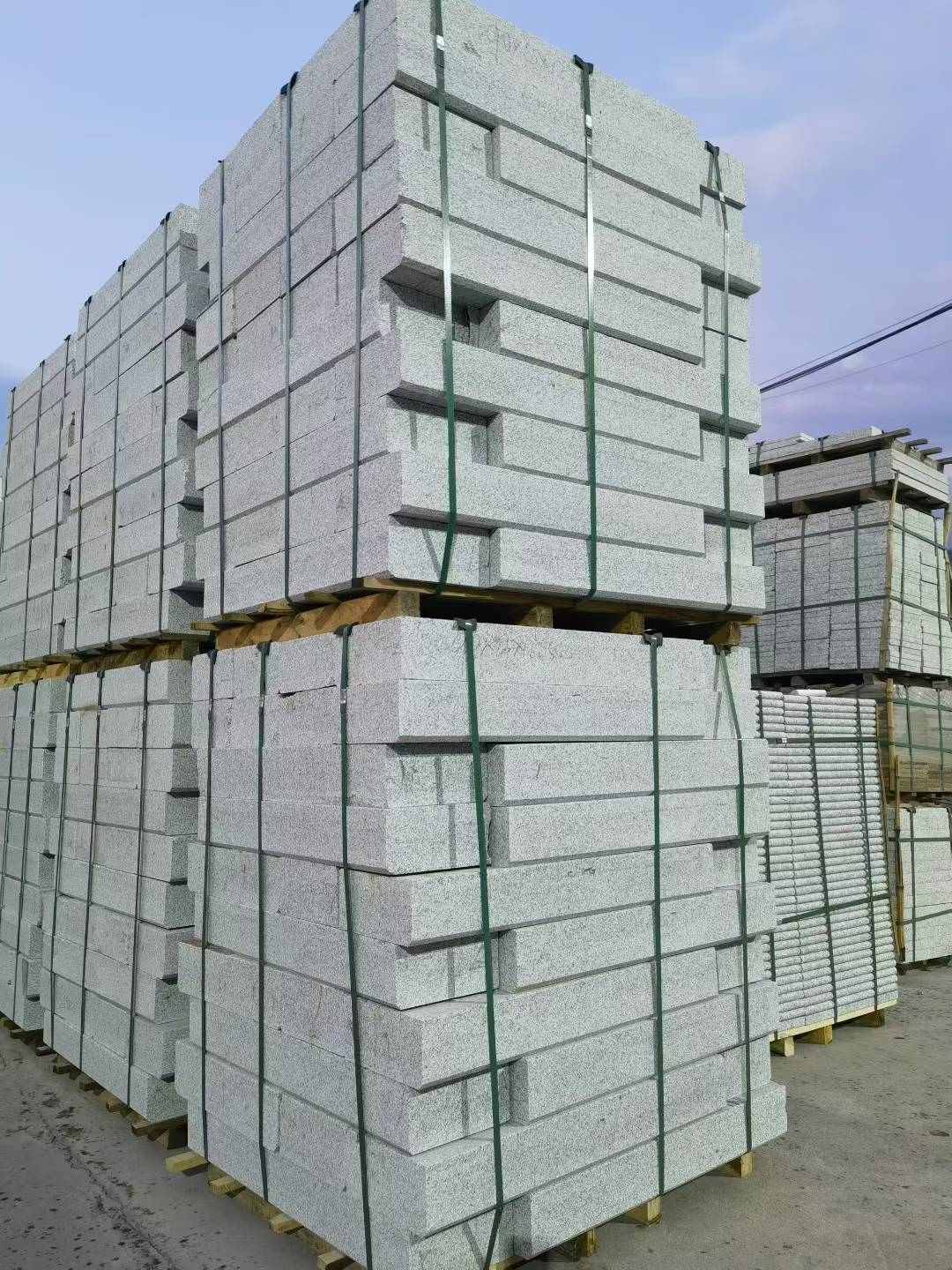 乌海 芝麻白花岗岩路沿石，路缘石，路肩石，道牙，立缘石，马路牙子，街沿石，侧石等