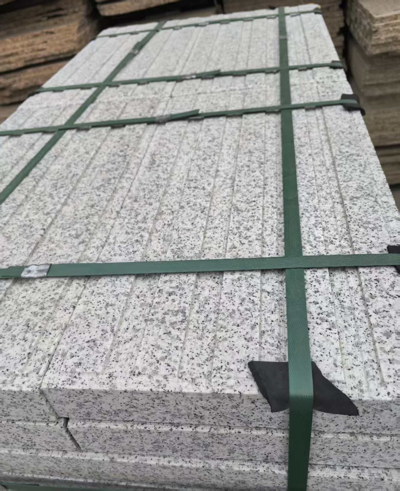 乌海 白麻花岗岩直行盲道石，盲条，地铺石