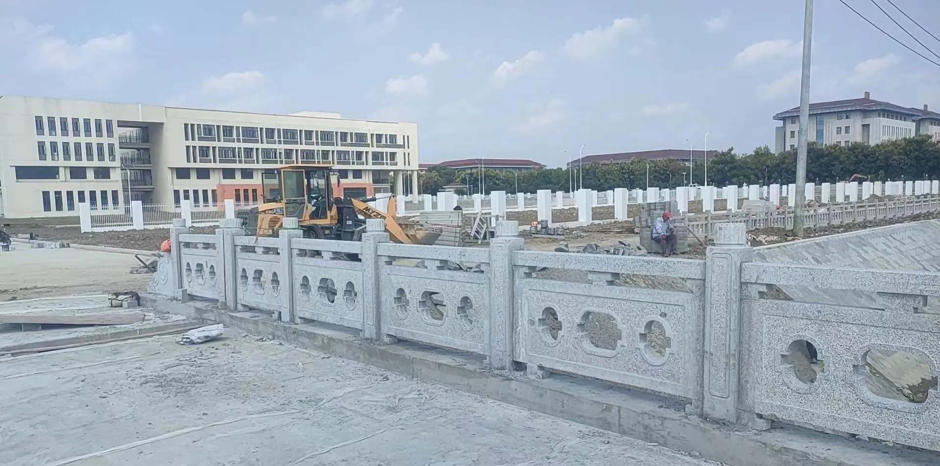 乌海 白麻花岗岩荔枝面河道栏杆