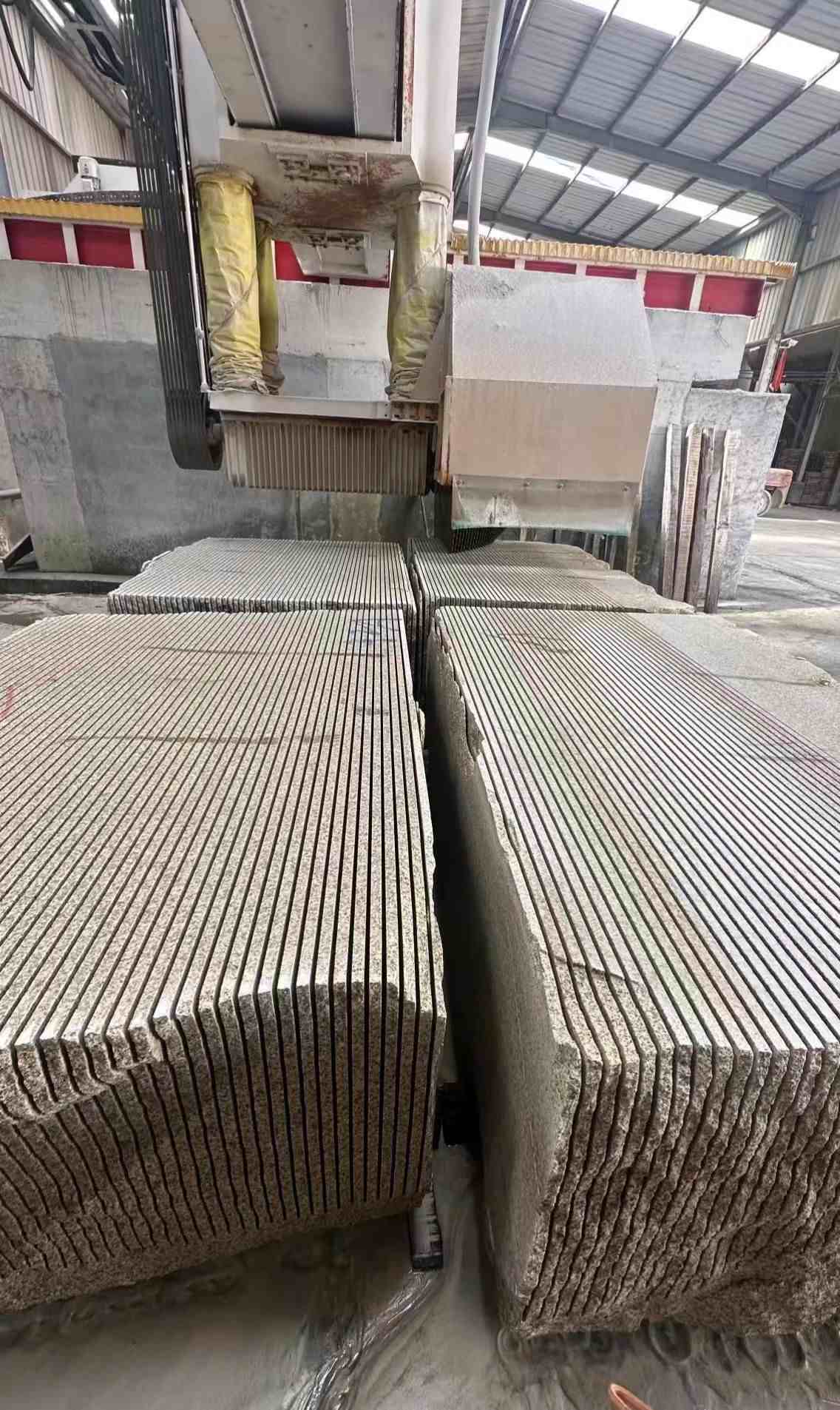 乌海 车间生产日常，黄金麻白麻花岗岩