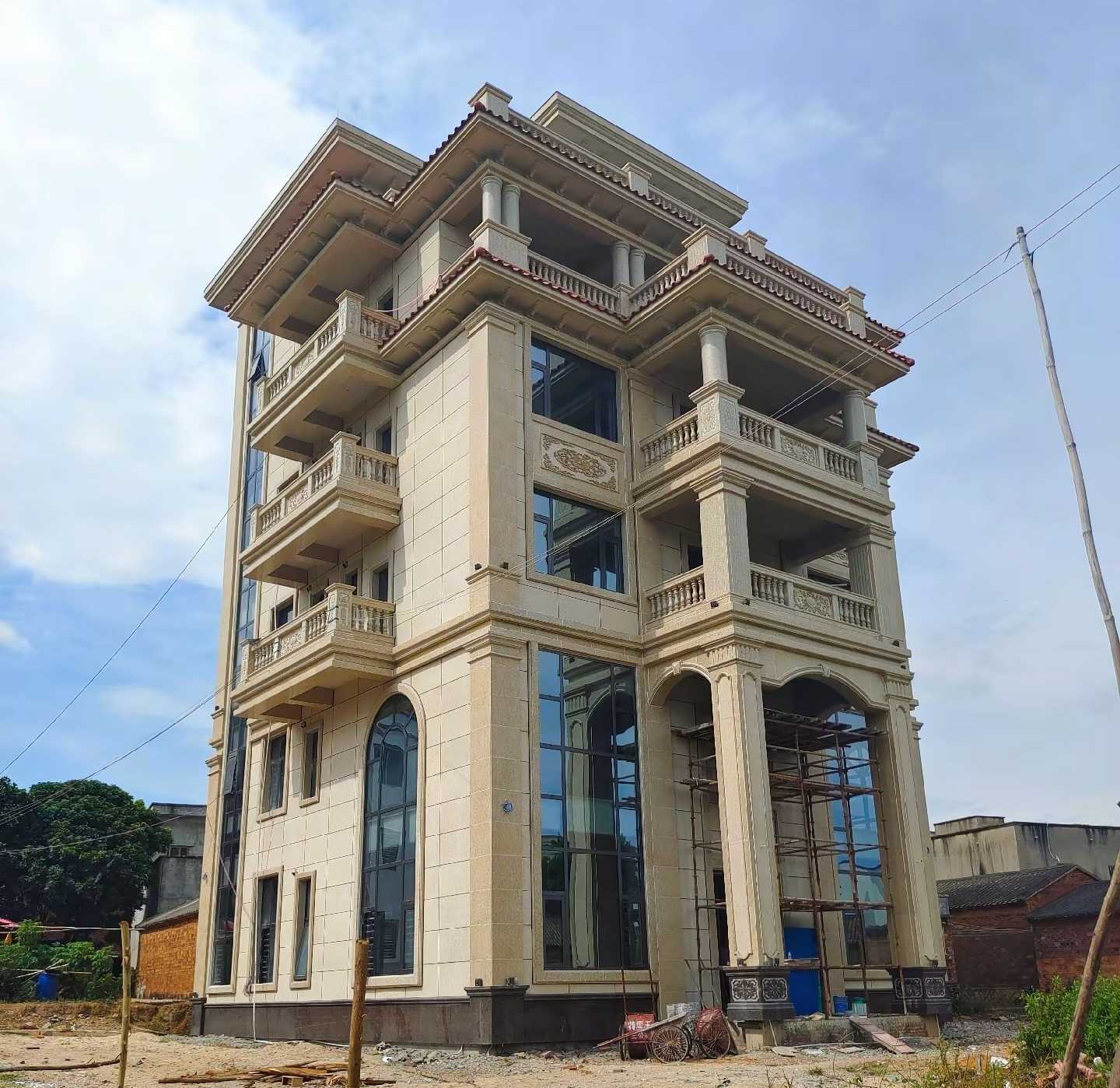 乌海 黄金麻花岗岩石材别墅外墙干挂搭配（雕花栏杆花瓶柱门楼罗马柱）