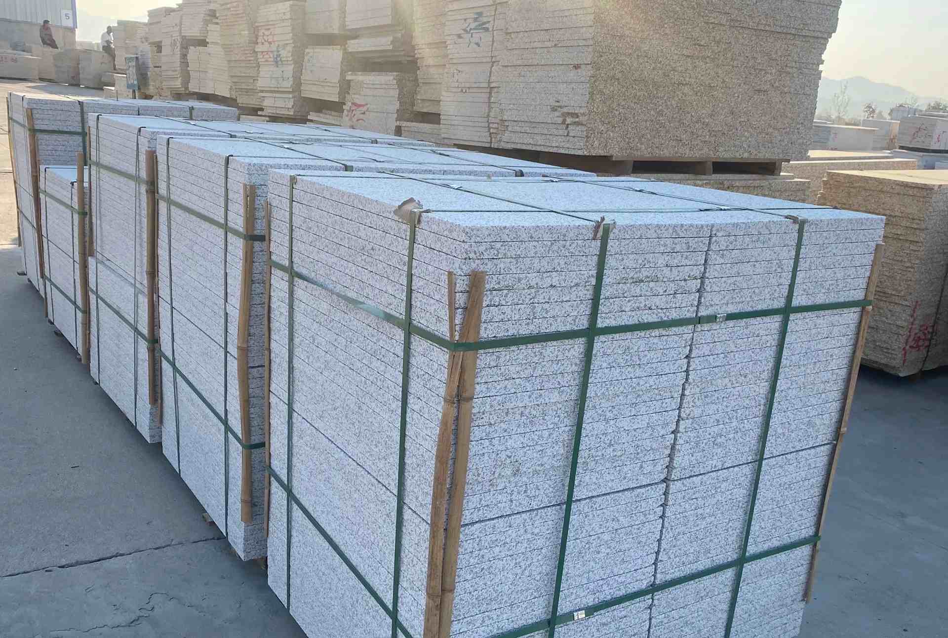 乌海 白麻花岗岩荔枝面地铺石