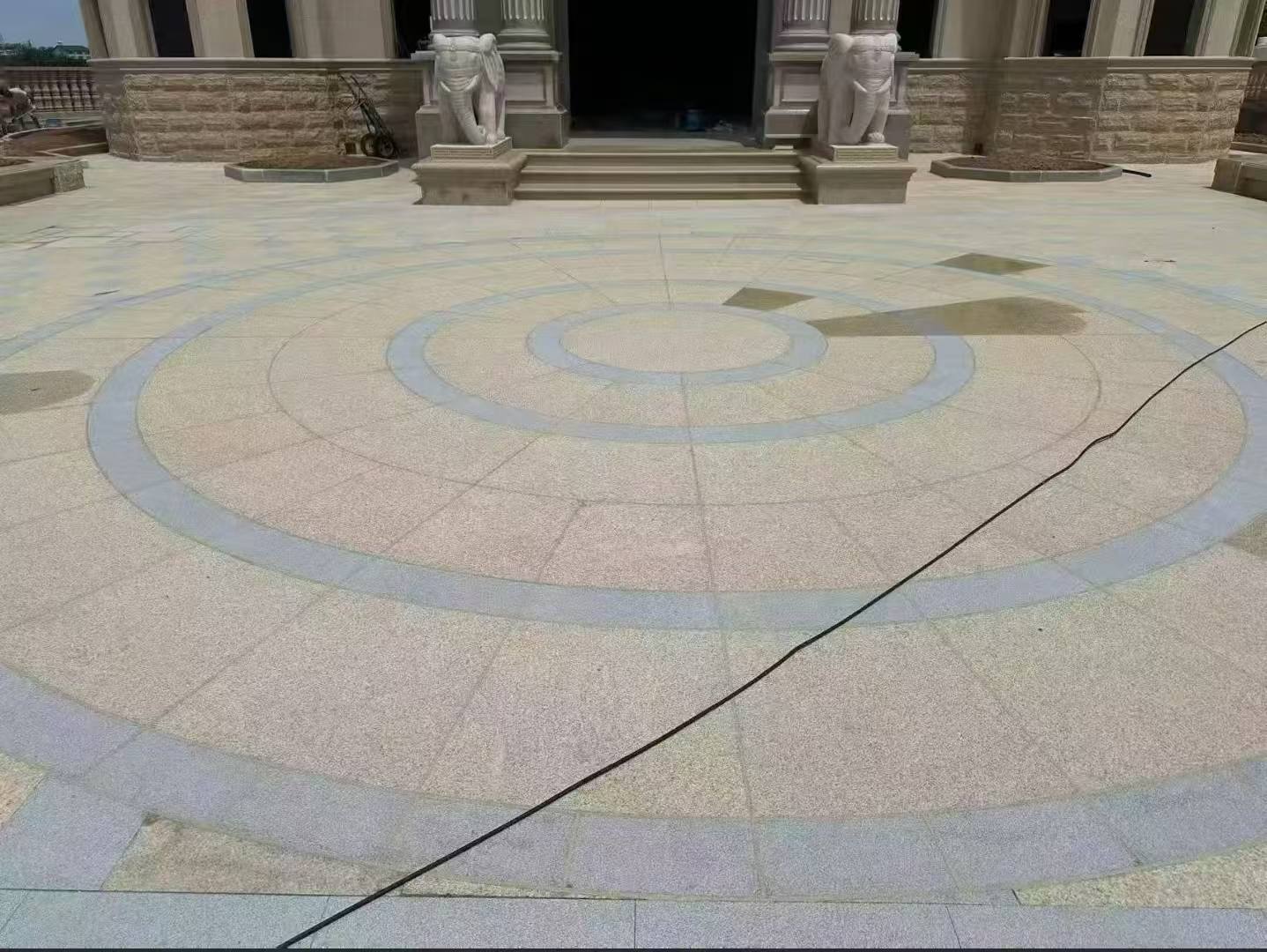 乌海 黄金麻芝麻灰花岗岩石材地铺拼接效果